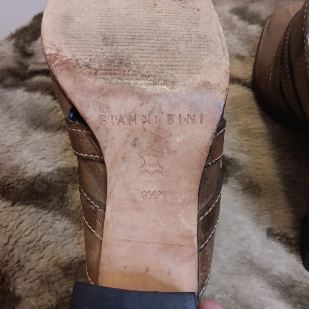 GIANNI‎ BINI Brown Leather Buckle Accent Slip On Mule Women's, Sz 8.5 - Picture 6 of 7